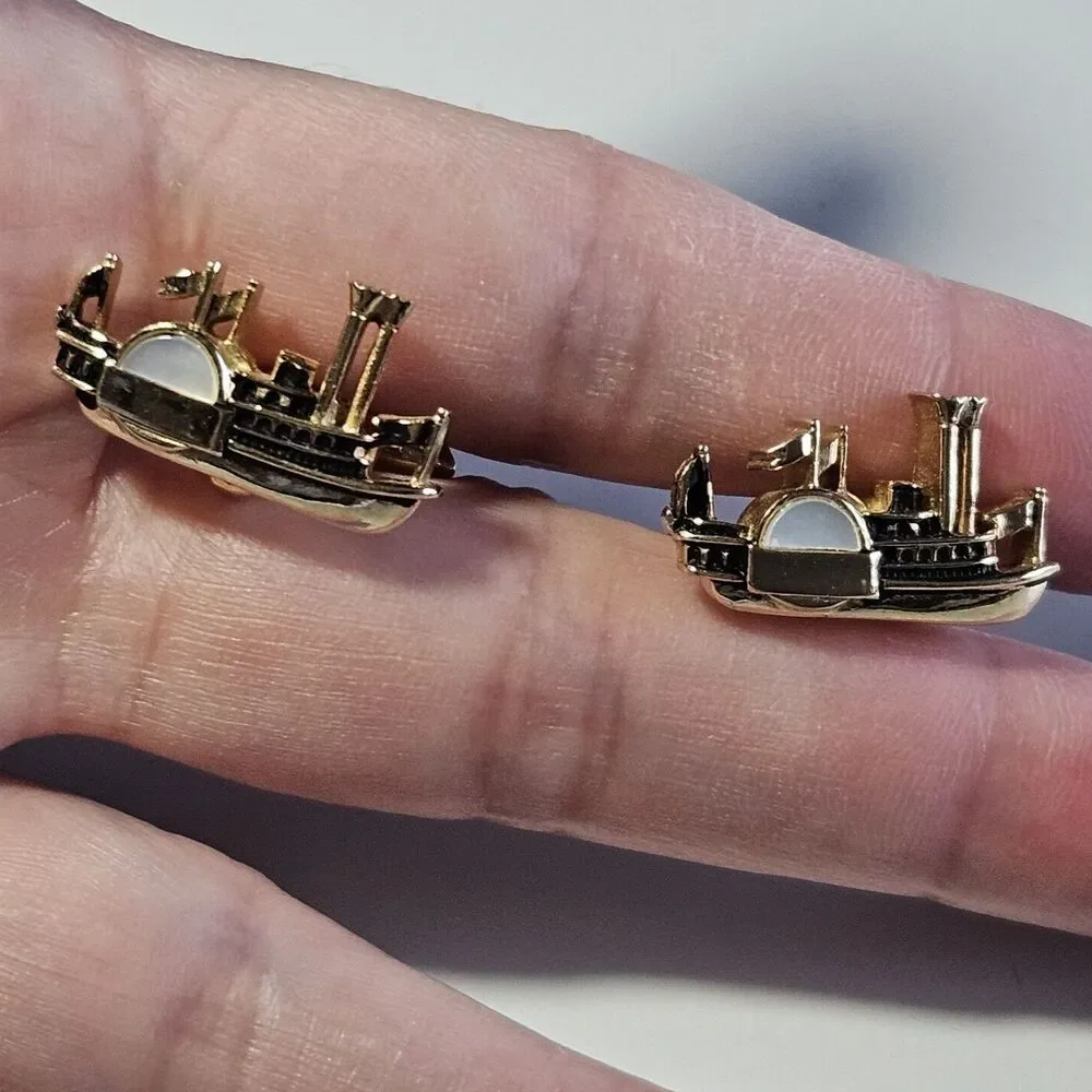 Swank Vintage Gold Tone Steamboat With Mother Of Pearl Accent Cufflinks